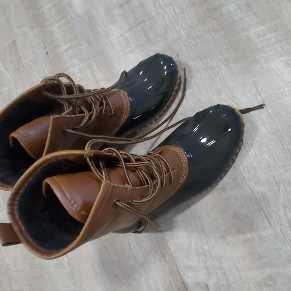 Snow boots
